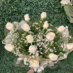 Buquê de 12 rosas brancas